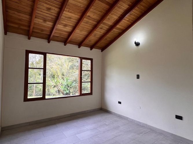 Casa de 3 alcobas en venta en La Ceja, 300 m² · foto 14 de 15