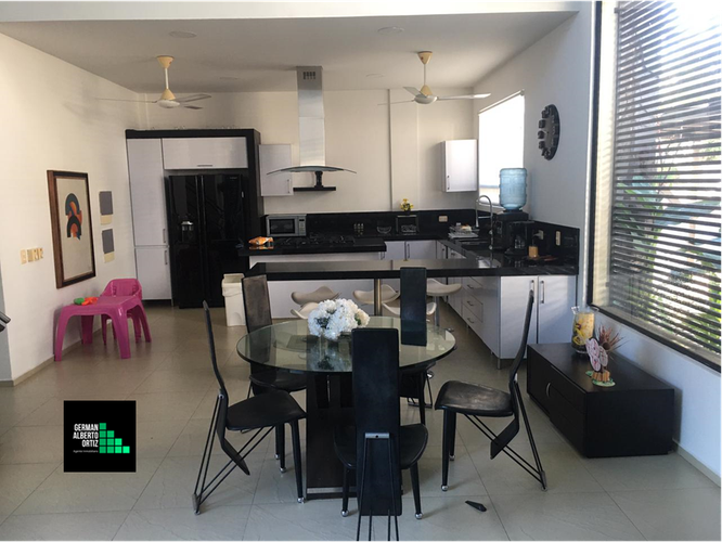 Casa de 4 alcobas en venta en Cn. Lagos Del Peñon, Girardot, 200 m² · foto 11 de 17