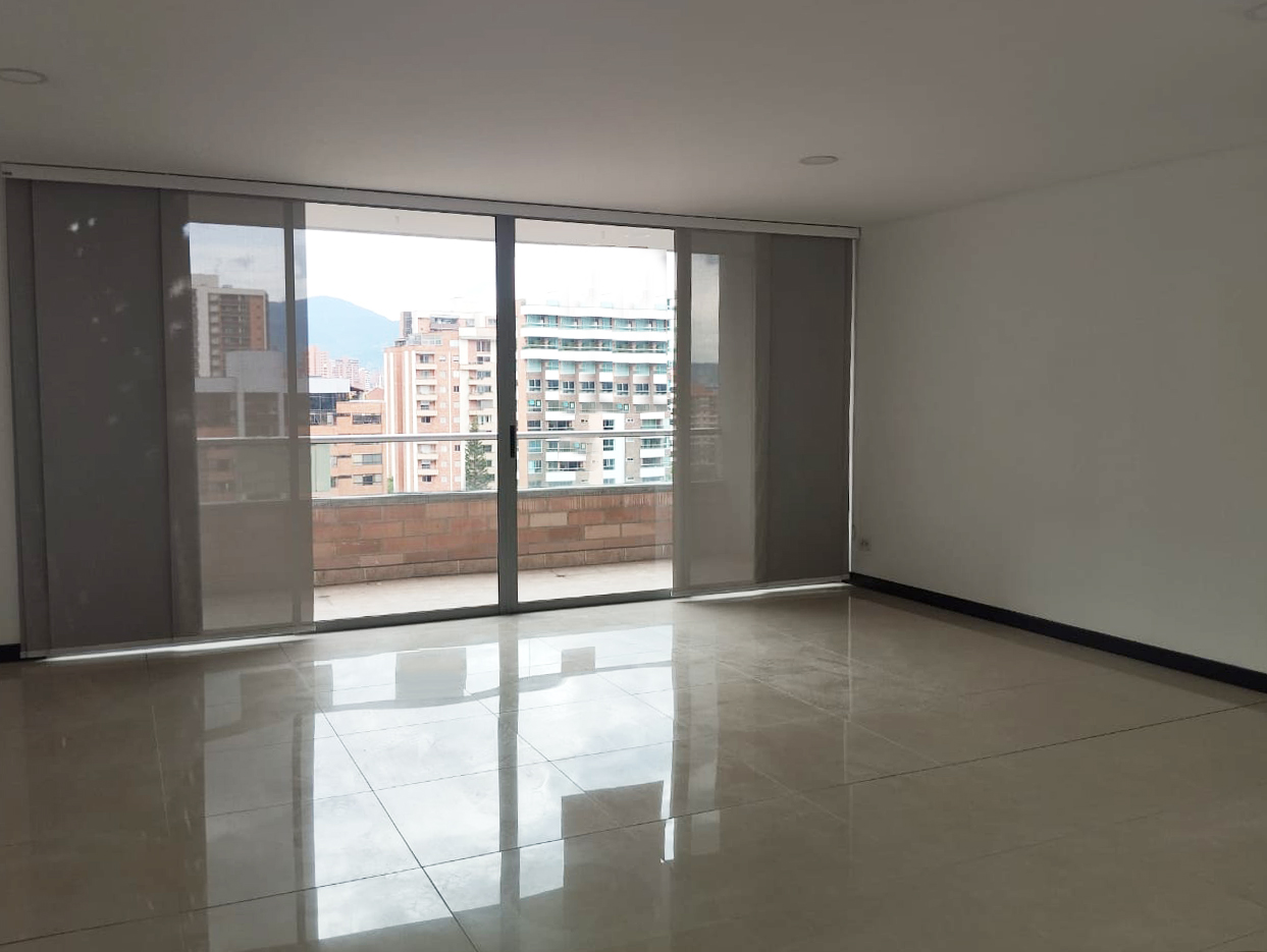 Apartamento en arriendo en Castropol, Medellín · foto 2 de 12