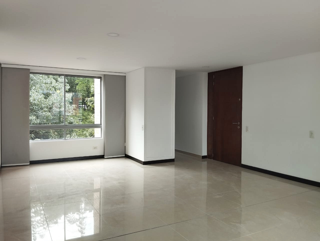 Apartamento en arriendo en Castropol, Medellín · foto 3 de 12