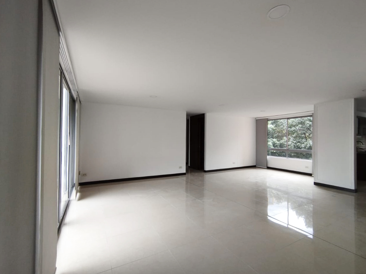 Apartamento en arriendo en Castropol, Medellín · foto 5 de 12