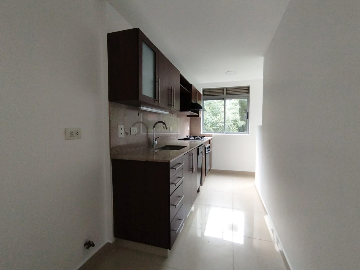 Apartamento en arriendo en Castropol, Medellín · foto 7 de 12