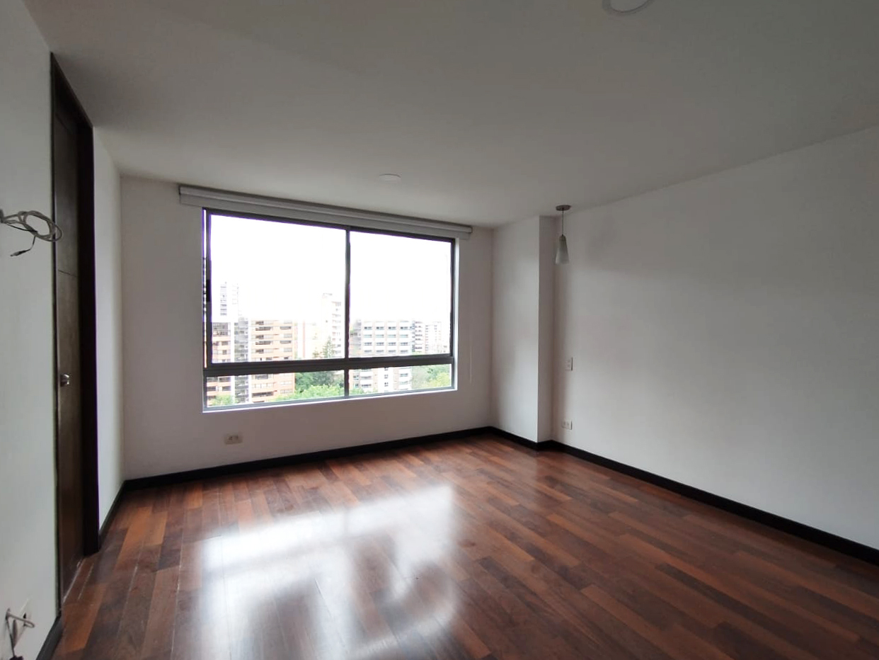 Apartamento en arriendo en Castropol, Medellín · foto 8 de 12