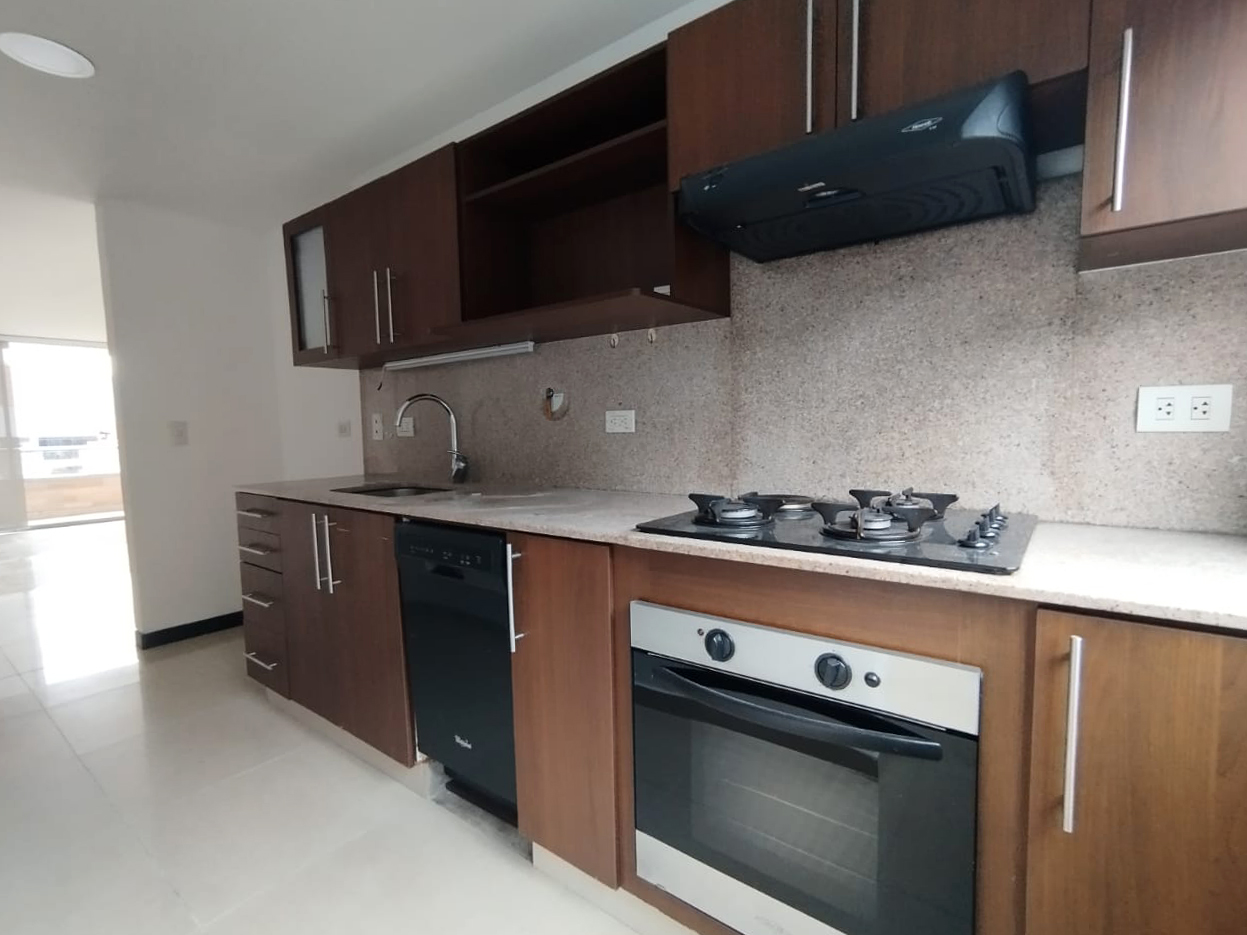 Apartamento en arriendo en Castropol, Medellín · foto 9 de 12