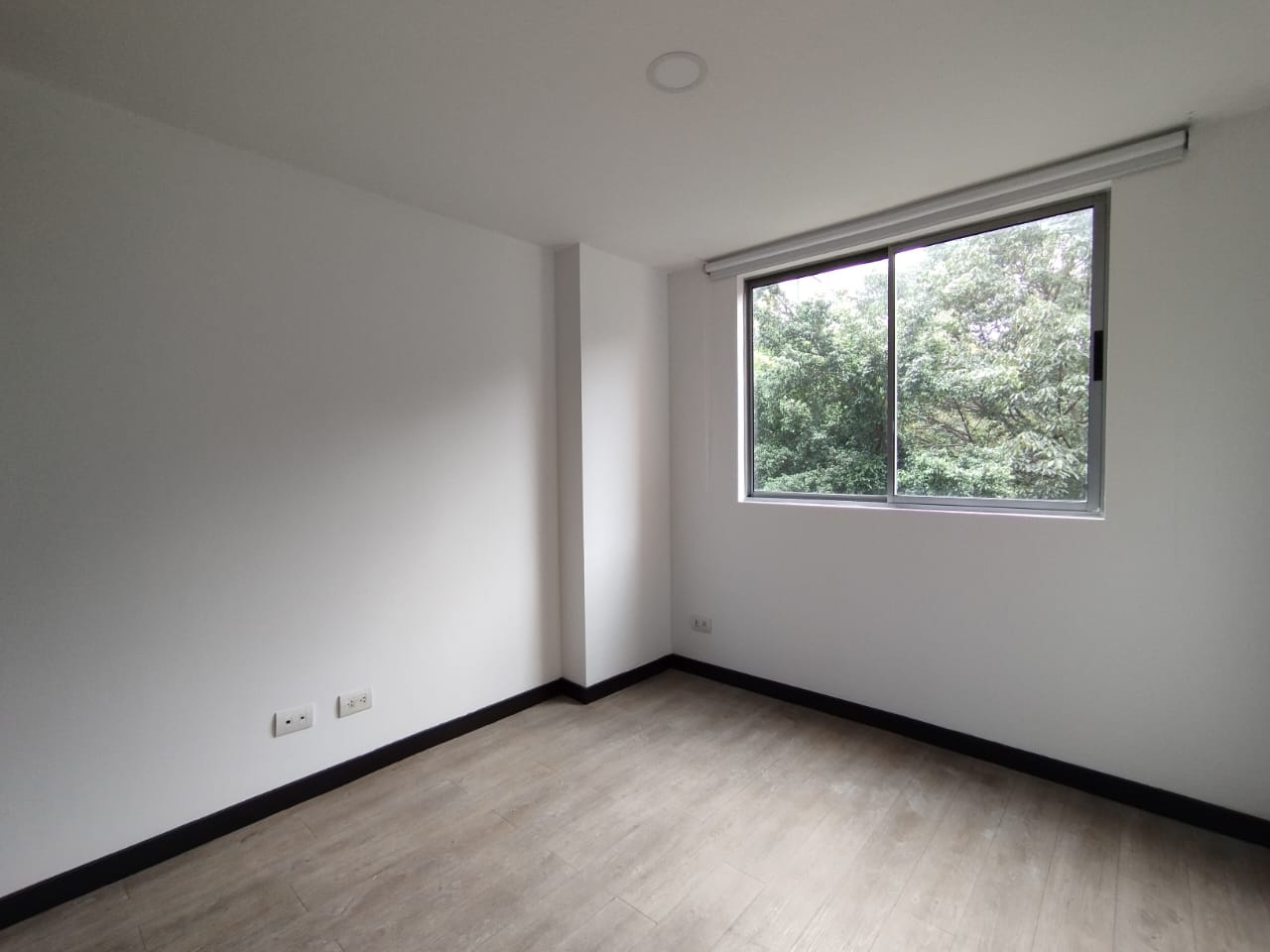 Apartamento en arriendo en Castropol, Medellín · foto 10 de 12