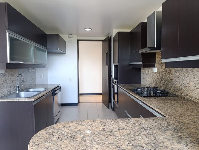 Apartamento de 3 alcobas en arriendo en La Calera, Medellín, 265 m² · foto 7 de 20