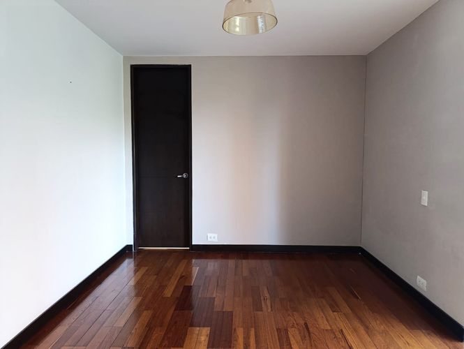 Apartamento de 3 alcobas en arriendo en La Calera, Medellín, 265 m² · foto 9 de 20