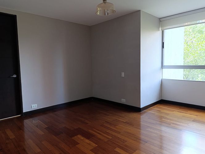 Apartamento de 3 alcobas en arriendo en La Calera, Medellín, 265 m² · foto 13 de 20