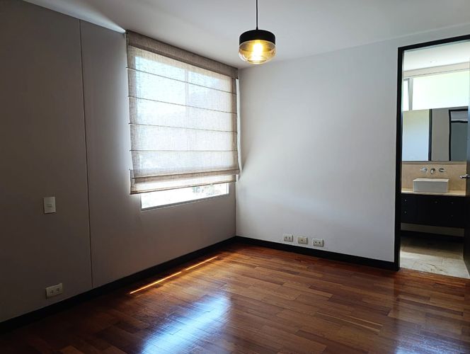 Apartamento de 3 alcobas en arriendo en La Calera, Medellín, 265 m² · foto 15 de 20