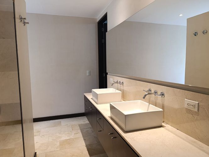 Apartamento de 3 alcobas en arriendo en La Calera, Medellín, 265 m² · foto 19 de 20