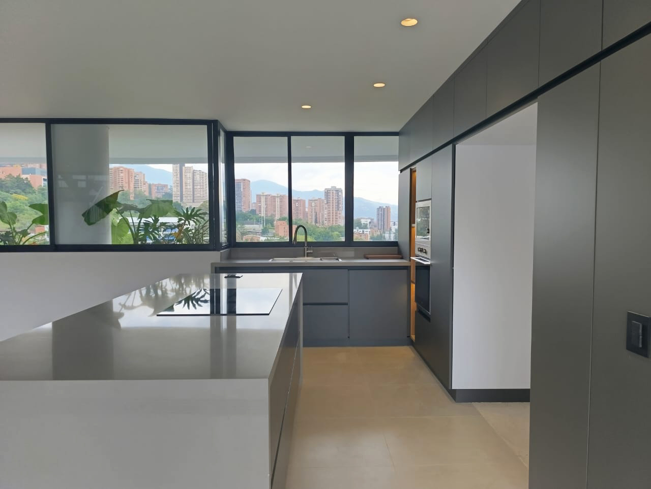 Apartamento en arriendo en El Tesoro, Medellín · foto 5 de 20