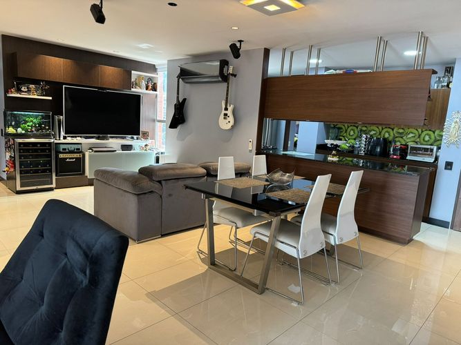 Apartamento de 3 alcobas en venta en Castropol, Medellín, 151 m² · foto 5 de 15