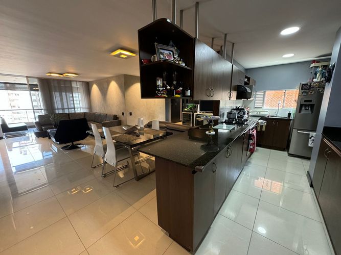 Apartamento de 3 alcobas en venta en Castropol, Medellín, 151 m² · foto 8 de 15