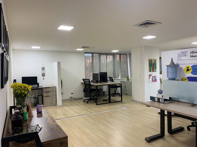 Oficina en venta en Santa Maria De Los Angeles, Medellín, 64 m² · foto 2 de 11
