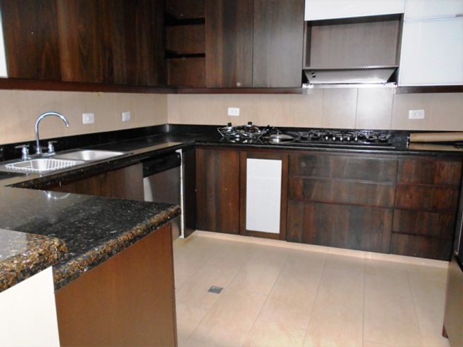 Casa de 4 alcobas en arriendo en San Lucas, Medellín, 318 m² · foto 4 de 16