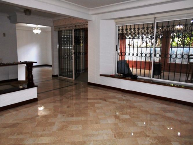 Casa de 4 alcobas en arriendo en San Lucas, Medellín, 318 m² · foto 7 de 16