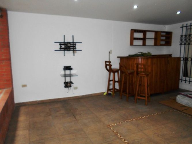 Casa de 4 alcobas en arriendo en San Lucas, Medellín, 318 m² · foto 13 de 16
