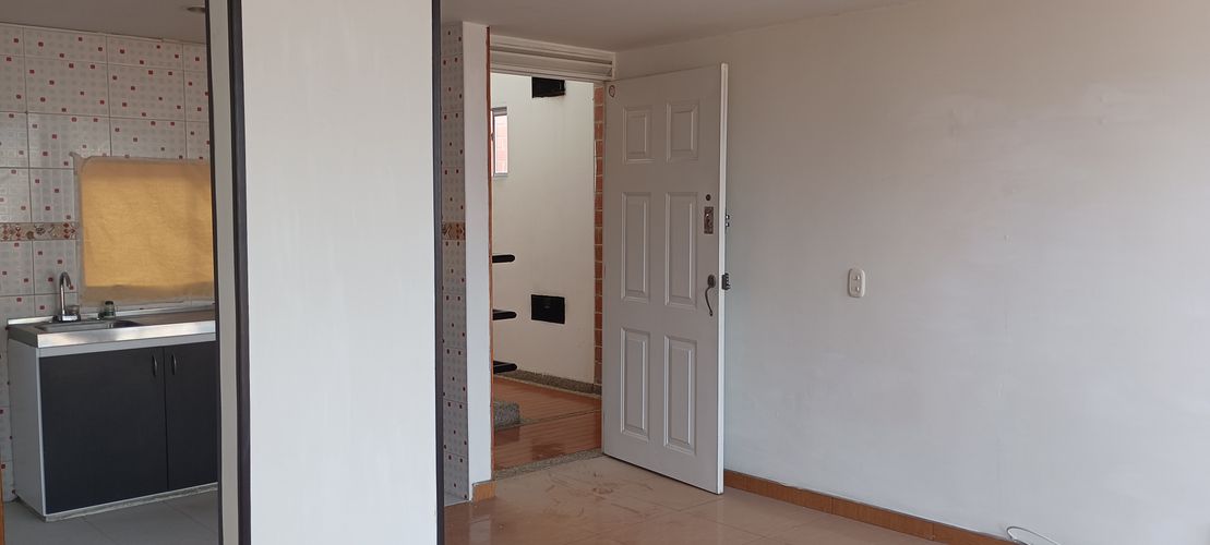 Apartamento de 3 alcobas en venta en Cr. Azafran, Soacha, 57 m² · foto 3 de 15