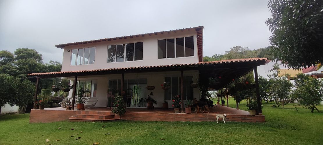 Casa de 3 alcobas en venta en La Españolita, Piedecuesta · foto 16 de 24