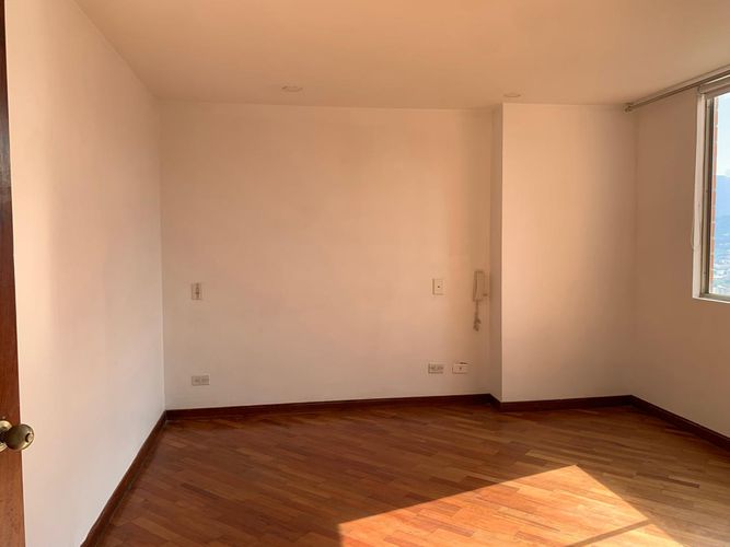 Apartamento de 3 alcobas en arriendo en Los Balsos, Medellín, 147 m² · foto 10 de 16