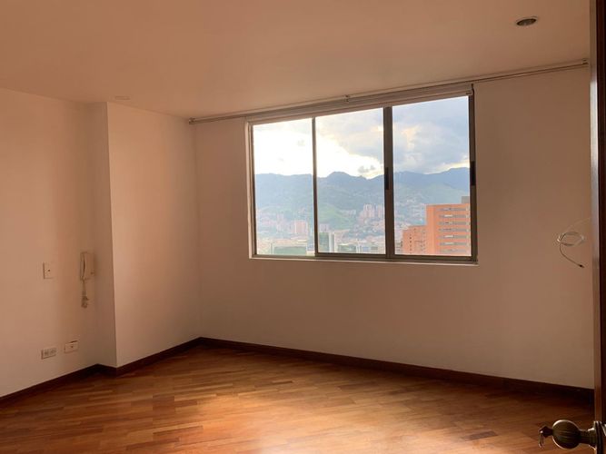 Apartamento de 3 alcobas en arriendo en Los Balsos, Medellín, 147 m² · foto 13 de 16