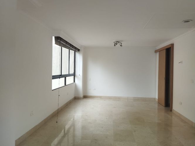 Apartamento de 2 alcobas en arriendo en Asomadera No.2, Medellín, 150 m² · foto 5 de 17