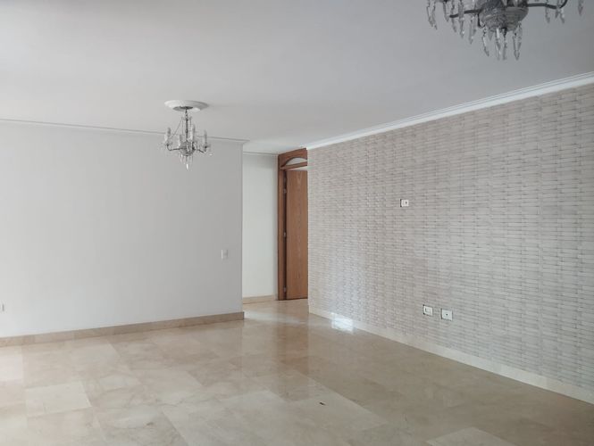 Apartamento de 2 alcobas en arriendo en Asomadera No.2, Medellín, 150 m² · foto 7 de 17