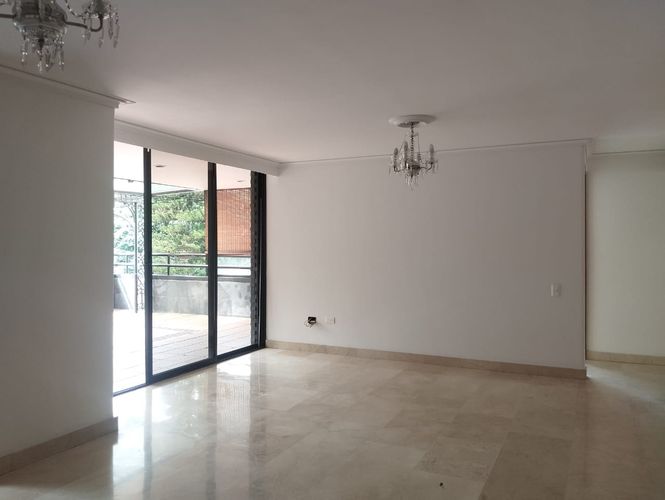 Apartamento de 2 alcobas en arriendo en Asomadera No.2, Medellín, 150 m² · foto 9 de 17