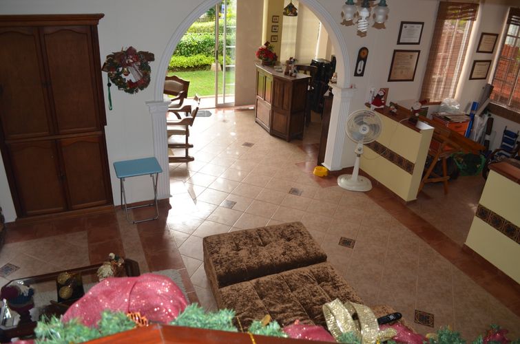 Casa de 5 alcobas en venta en Urbanizacion Club House I, Floridablanca, 307 m² · foto 12 de 24