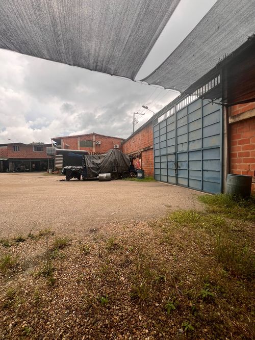 Bodega en venta en Ub. Vegas De Villamizar, Bucaramanga, 705 m² · foto 11 de 13