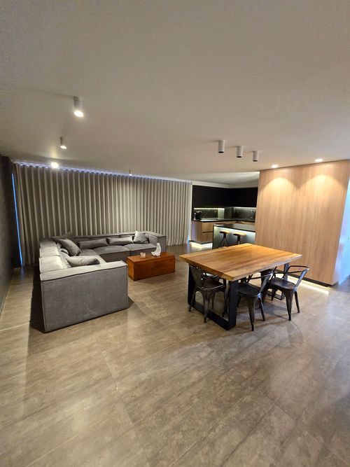Apartamento de 3 alcobas en venta en La Florida, Medellín, 261 m² · foto 5 de 8
