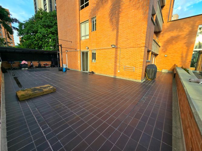 Apartamento de 3 alcobas en venta en La Florida, Medellín, 261 m² · foto 7 de 8