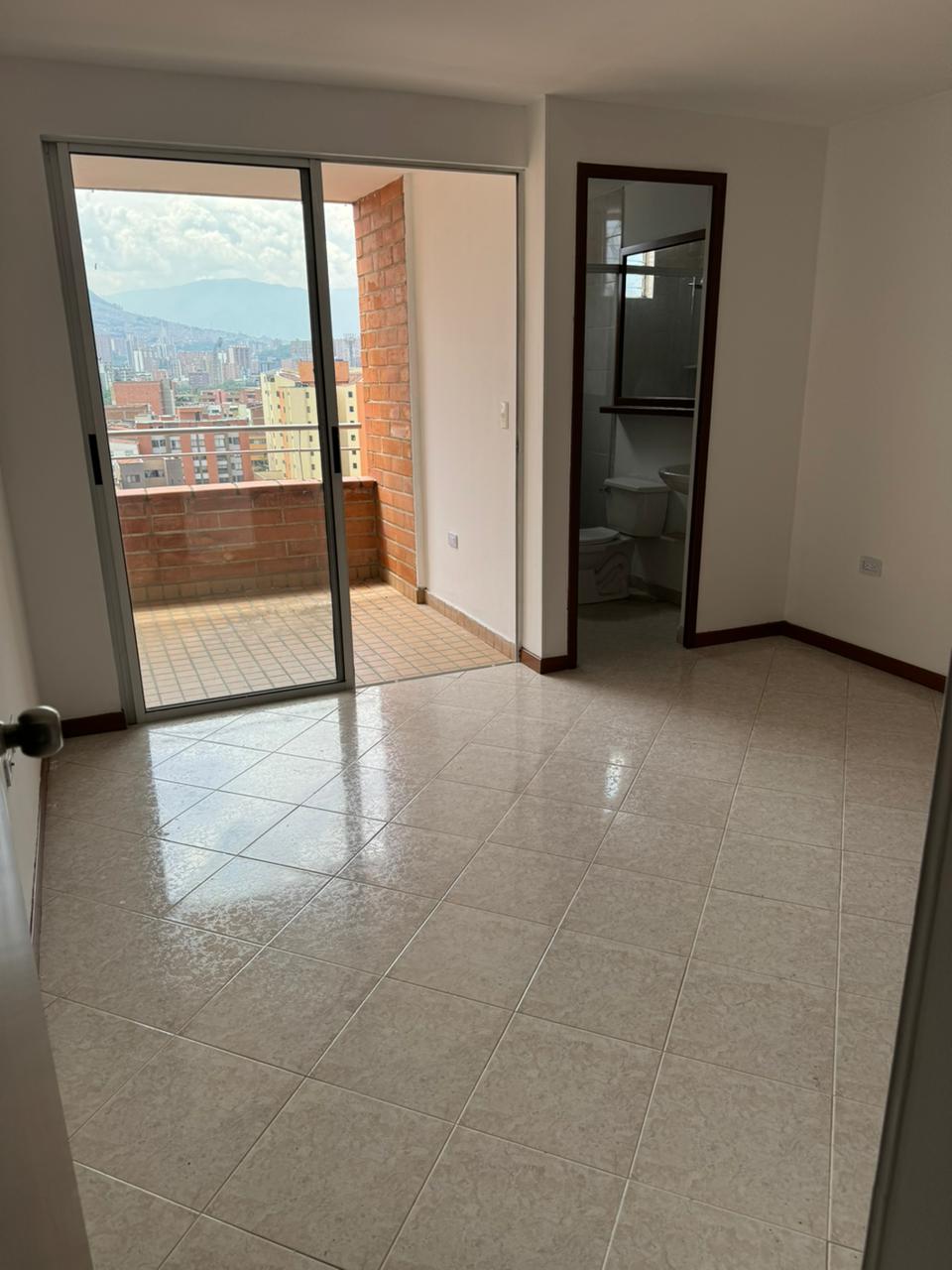 Apartamento en venta en Laureles, Medellín 2