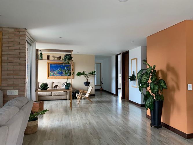 Apartamento de 2 alcobas en arriendo en El Poblado, Medellín, 163 m² · foto 2 de 18