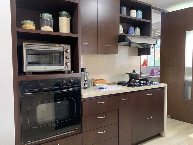 Apartamento de 2 alcobas en arriendo en El Poblado, Medellín, 163 m² · foto 6 de 18
