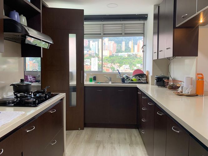 Apartamento de 2 alcobas en arriendo en El Poblado, Medellín, 163 m² · foto 8 de 18