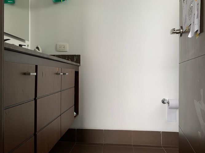Apartamento de 2 alcobas en arriendo en El Poblado, Medellín, 163 m² · foto 13 de 18