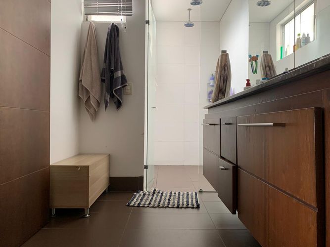 Apartamento de 2 alcobas en arriendo en El Poblado, Medellín, 163 m² · foto 15 de 18
