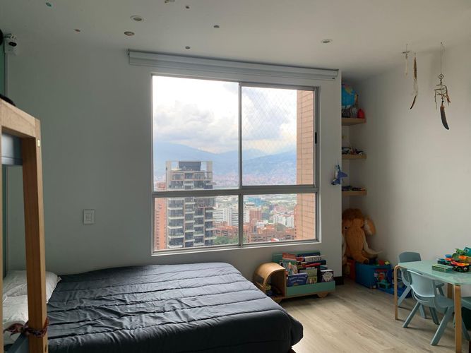 Apartamento de 2 alcobas en arriendo en El Poblado, Medellín, 163 m² · foto 16 de 18