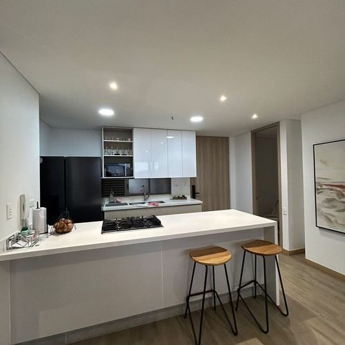 Apartamento en venta en El Poblado, Medellín · foto 4 de 7