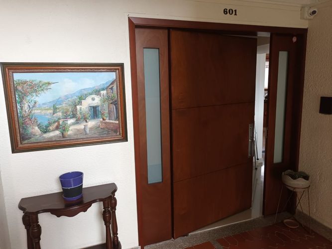 Apartamento de 4 alcobas en venta en Jardin, Bucaramanga, 240 m² · foto 2 de 24