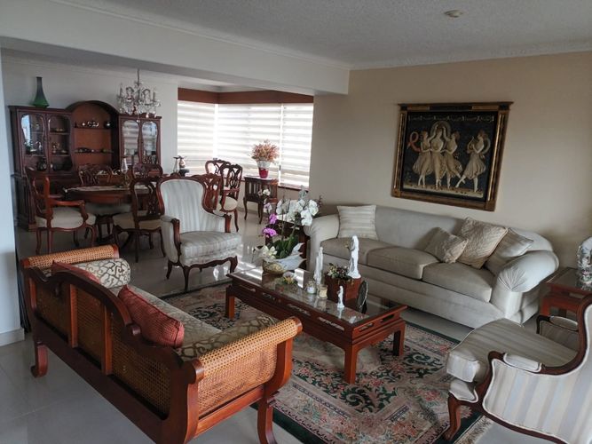 Apartamento de 4 alcobas en venta en Jardin, Bucaramanga, 240 m² · foto 3 de 24