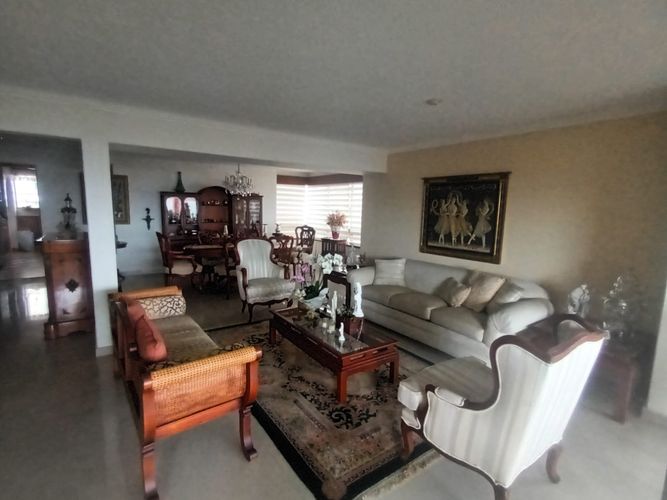Apartamento de 4 alcobas en venta en Jardin, Bucaramanga, 240 m² · foto 5 de 24