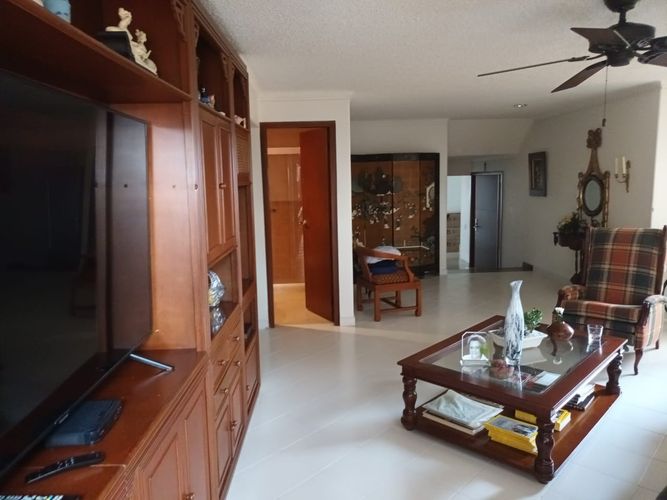 Apartamento de 4 alcobas en venta en Jardin, Bucaramanga, 240 m² · foto 13 de 24