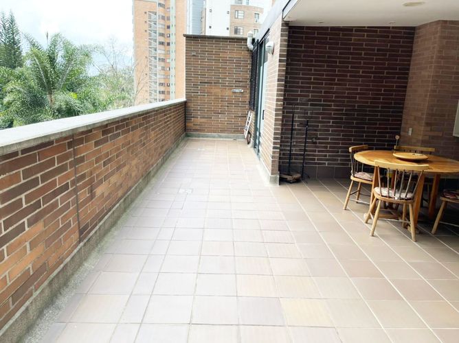 Apartamento de 3 alcobas en arriendo en El Diamante 2, Medellín, 274 m² · foto 16 de 18