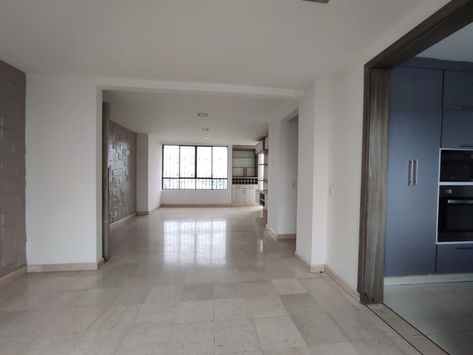 Apartamento de 3 alcobas en venta en Santa Anita, Cali, 195 m² · foto 3 de 20