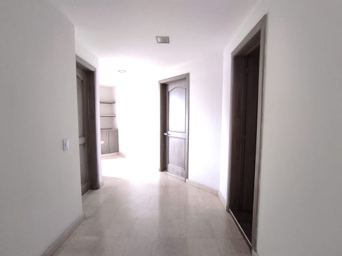 Apartamento de 3 alcobas en venta en Santa Anita, Cali, 195 m² · foto 11 de 20