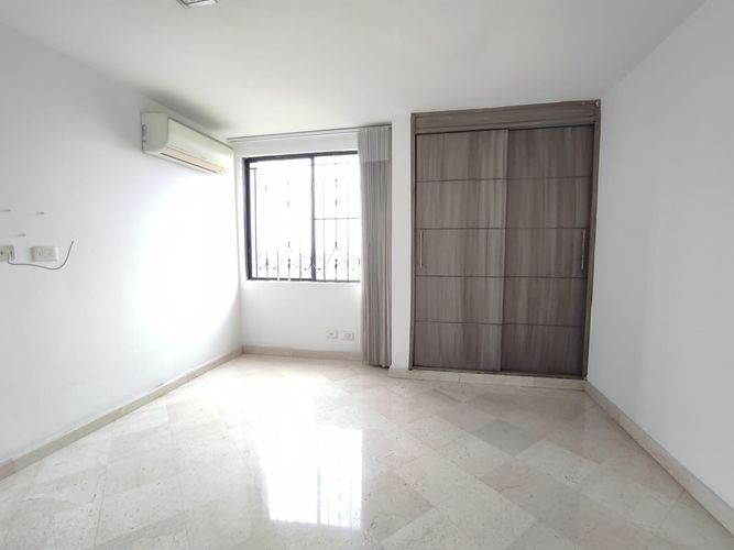 Apartamento de 3 alcobas en venta en Santa Anita, Cali, 195 m² · foto 13 de 20
