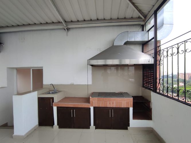 Apartamento de 3 alcobas en venta en Santa Anita, Cali, 195 m² · foto 19 de 20