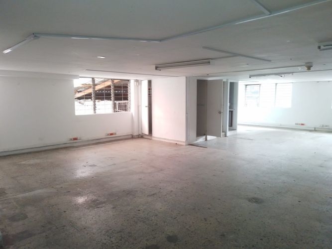 Bodega en arriendo en Campo Amor, Medellín, 1500 m² · foto 3 de 19
